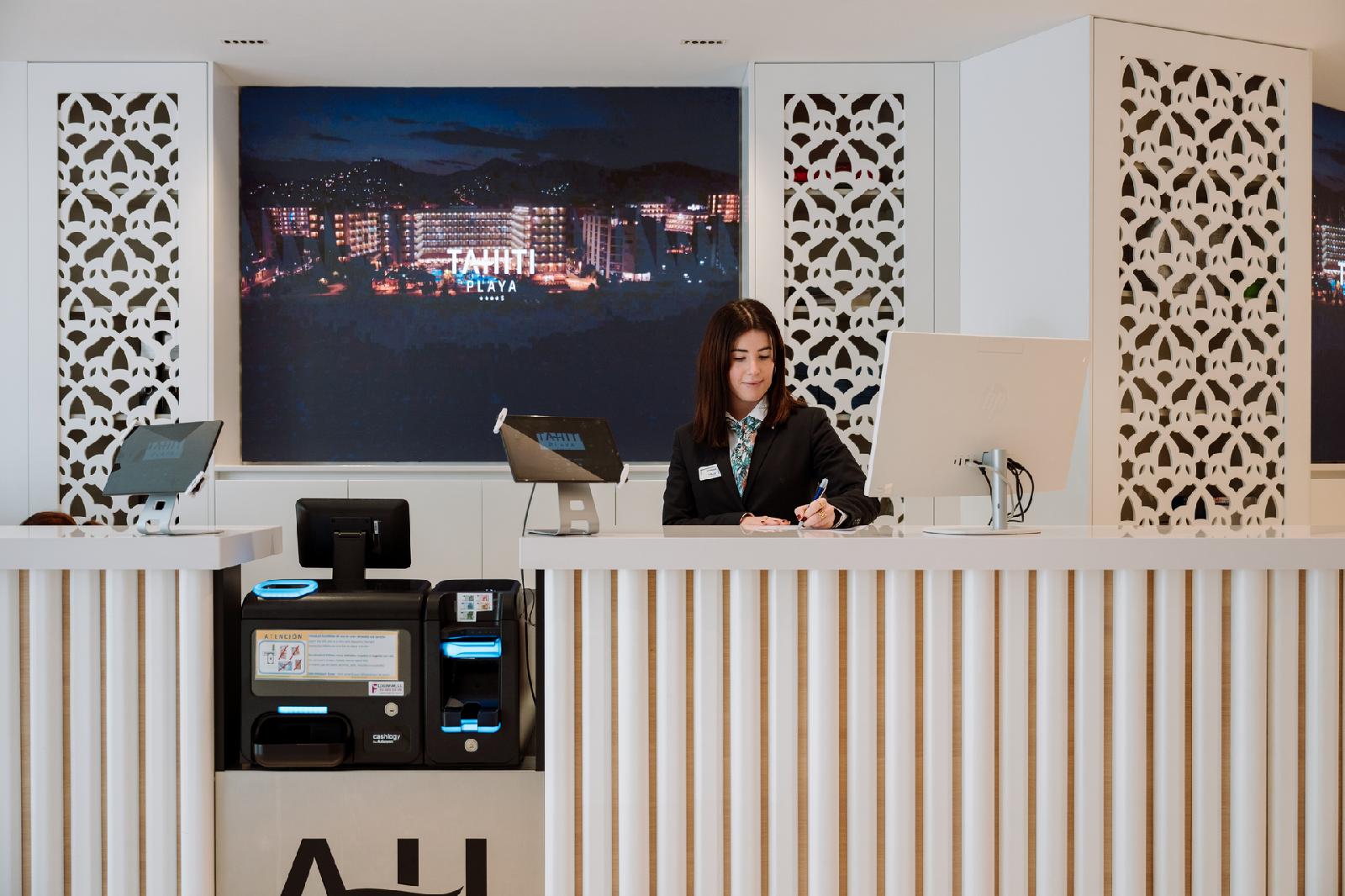 Tahiti Playa Hotel & Suites
