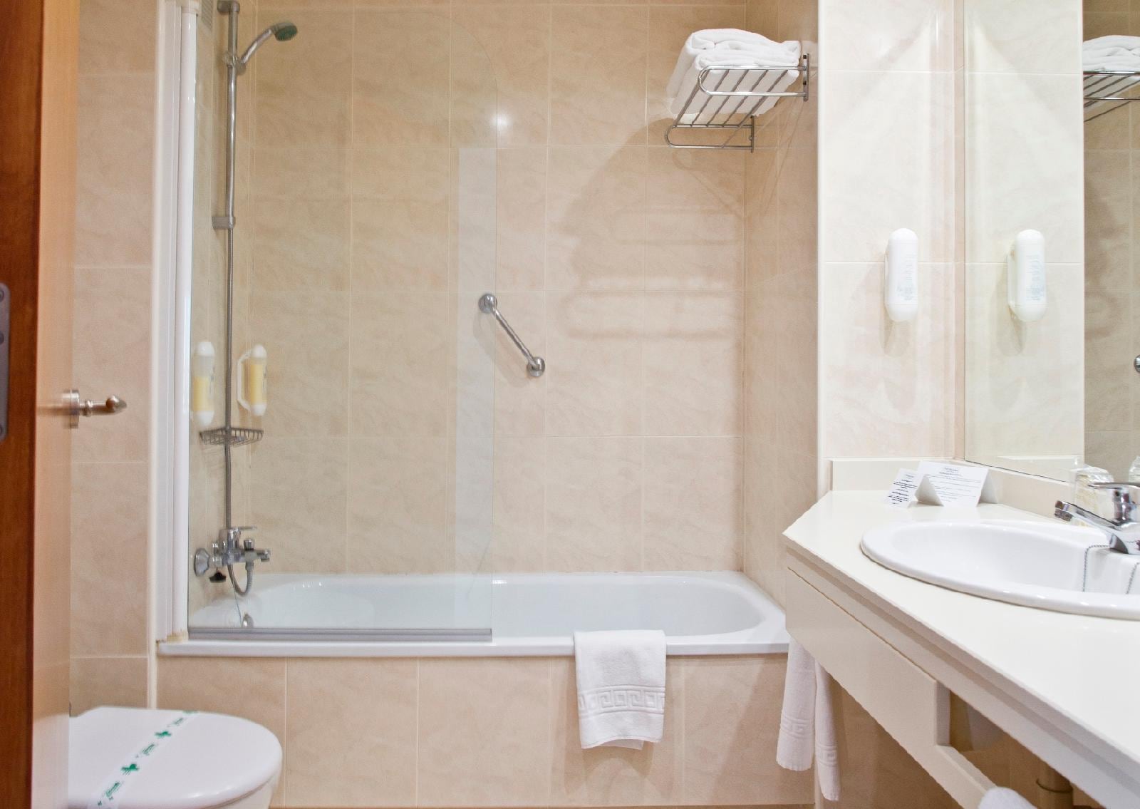 Gaviotas Hotel & Event Center