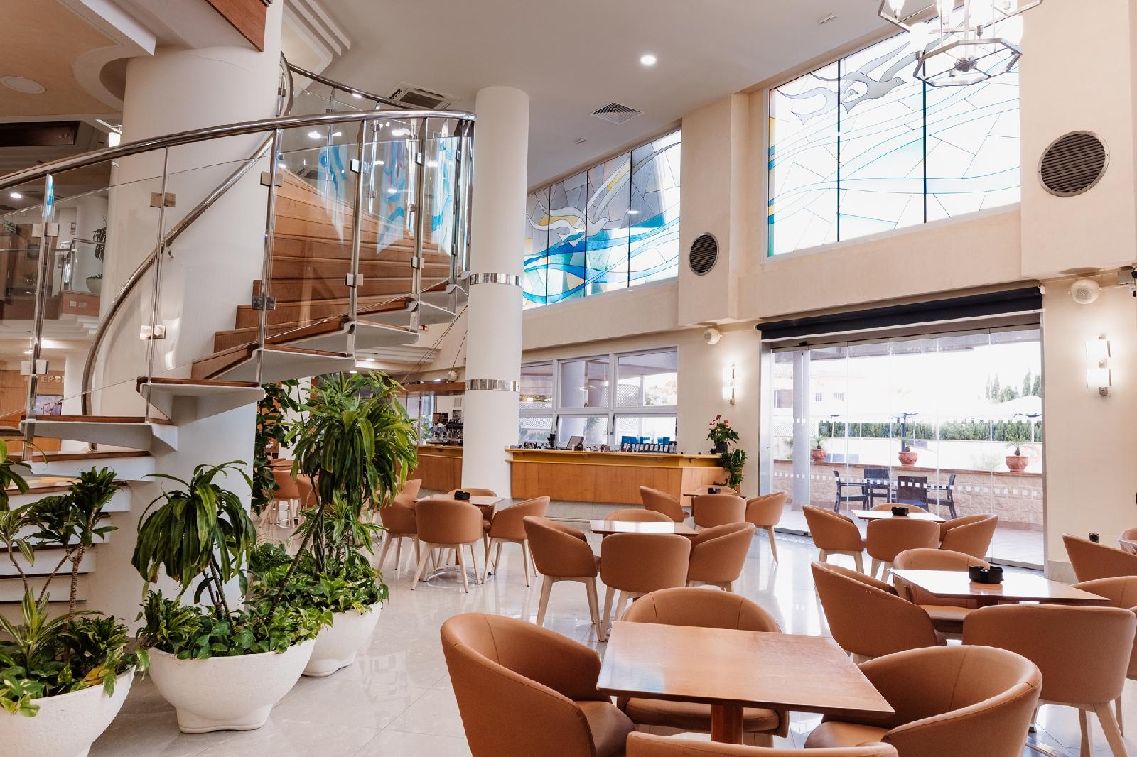 Gaviotas Hotel & Event Center