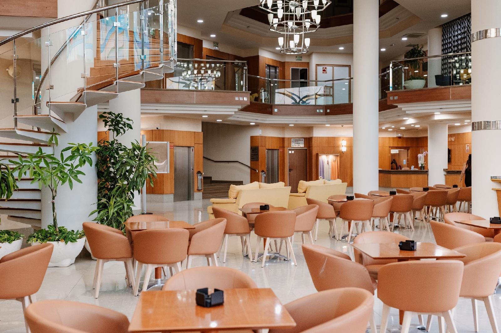Gaviotas Hotel & Event Center