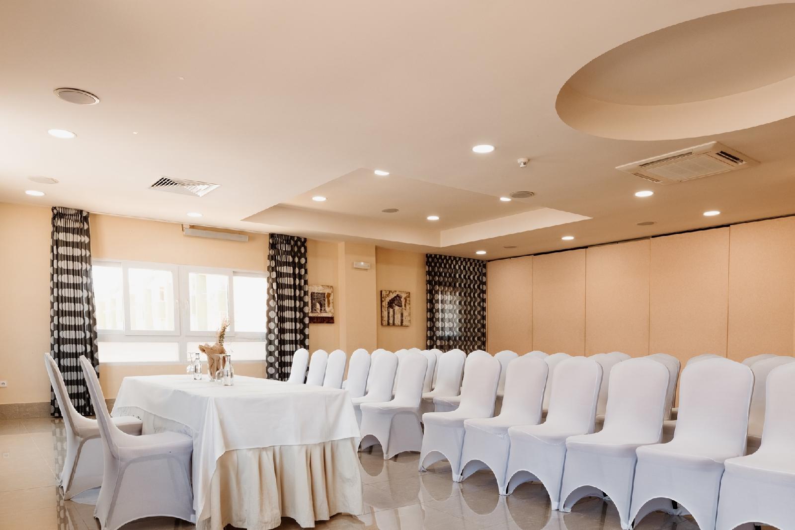 Gaviotas Hotel & Event Center