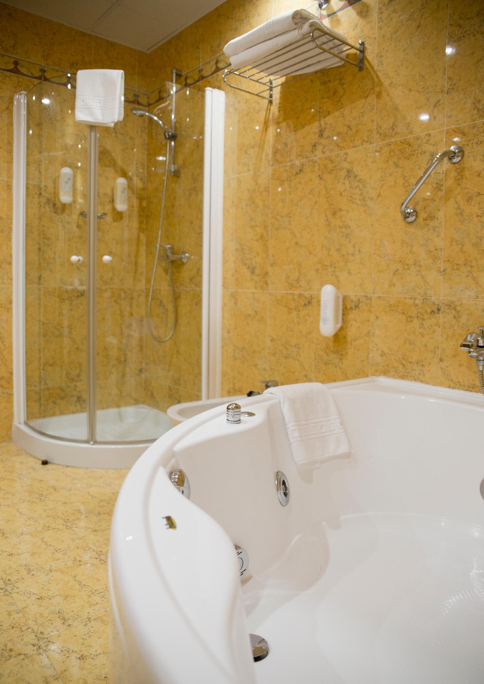 Gaviotas Hotel & Event Center