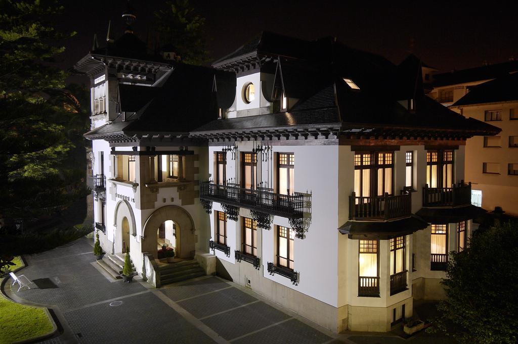 Palacio Arias & Hotel y Apartamentos Arias