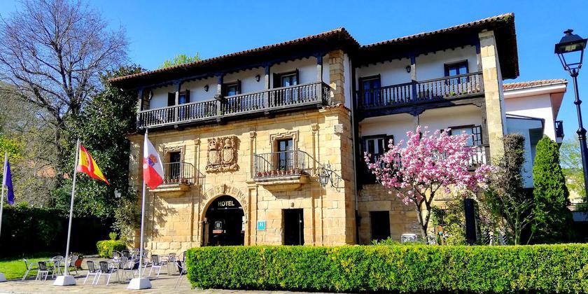 Los Infantes Complex