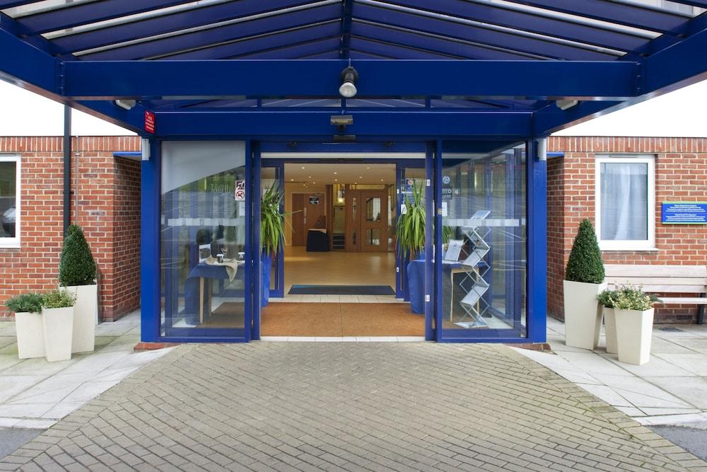 Holiday Inn Express Canterbury