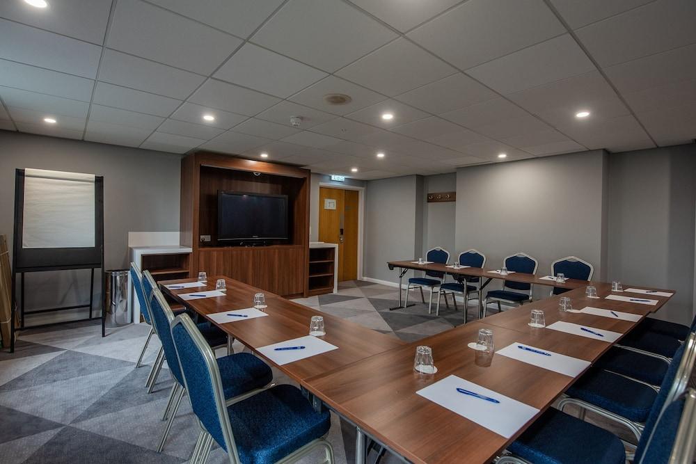 Holiday Inn Express Canterbury