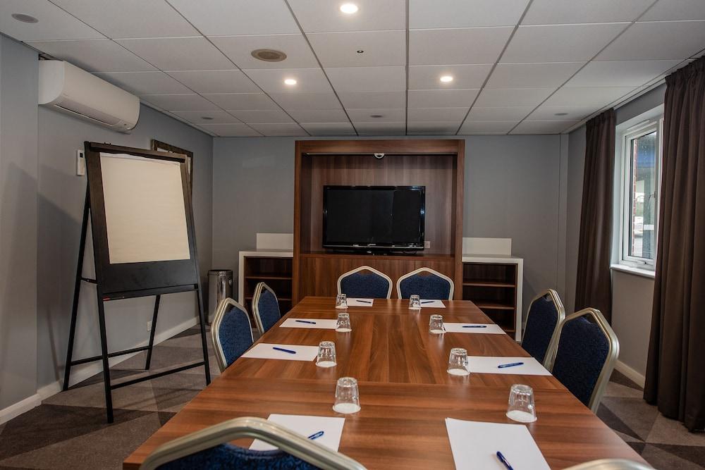 Holiday Inn Express Canterbury