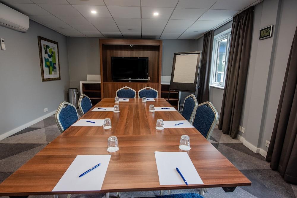 Holiday Inn Express Canterbury