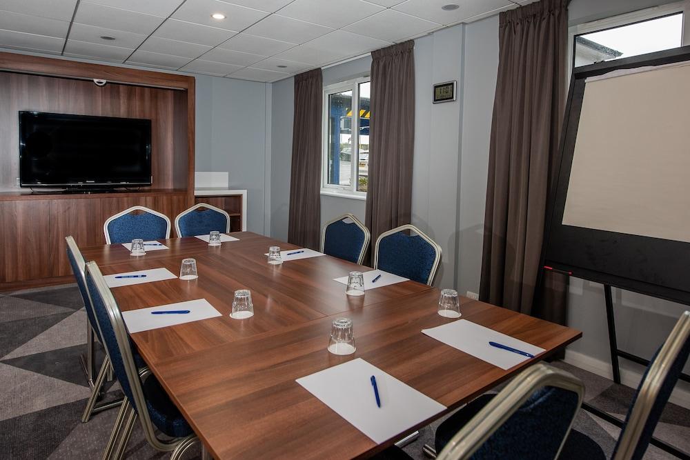 Holiday Inn Express Canterbury