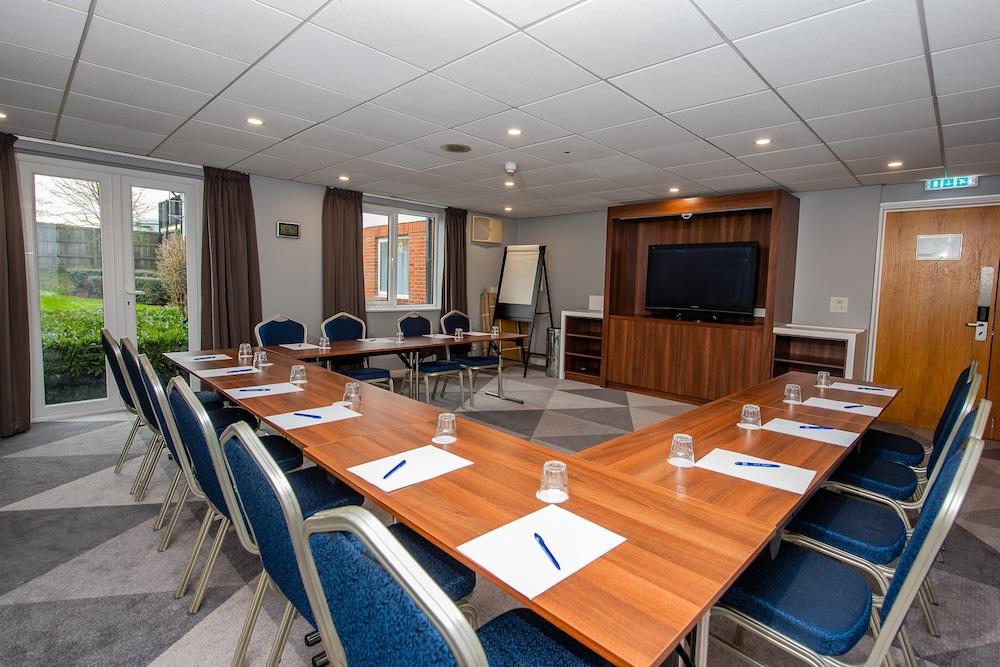 Holiday Inn Express Canterbury