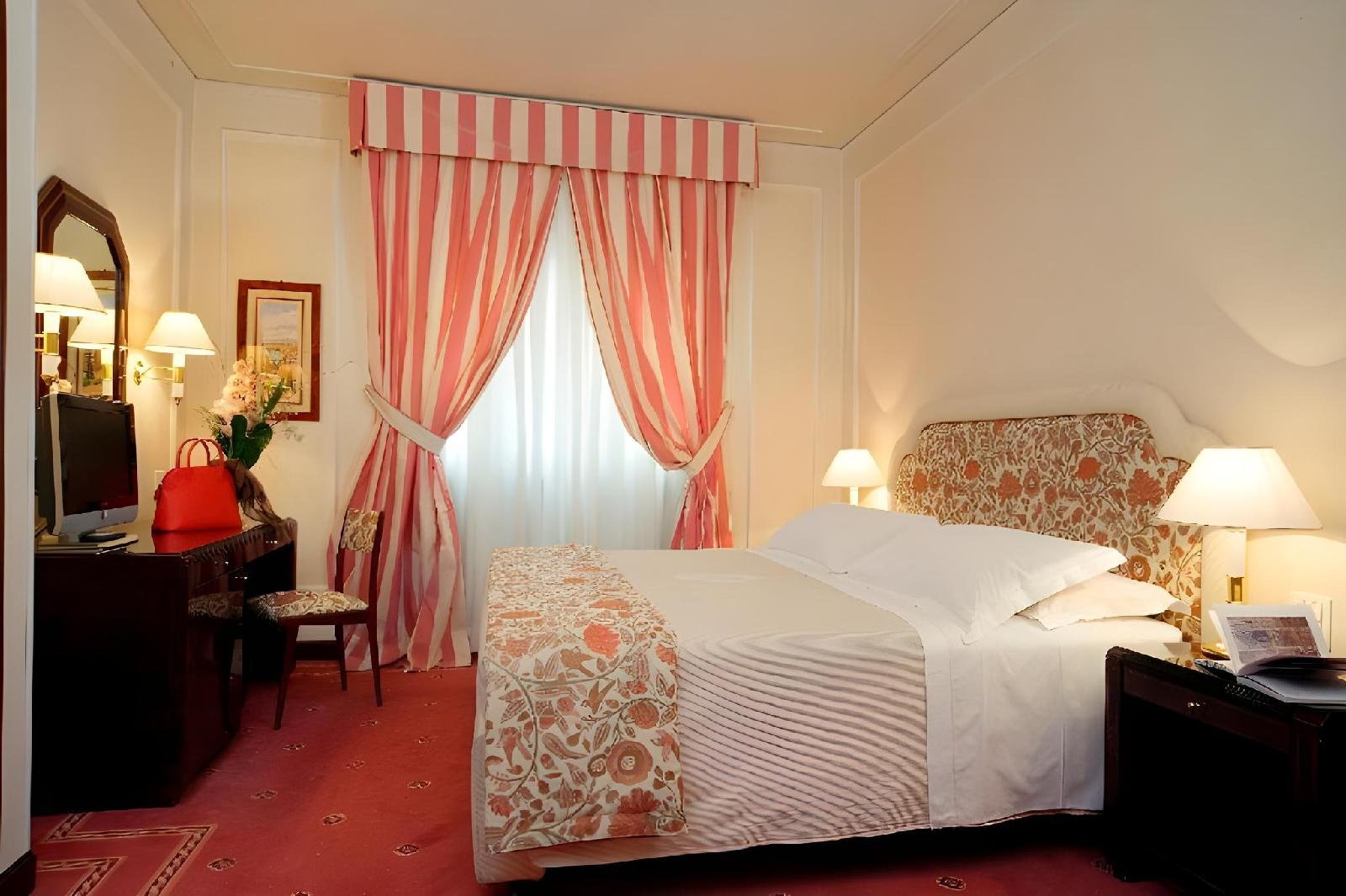 Hotel De La Ville