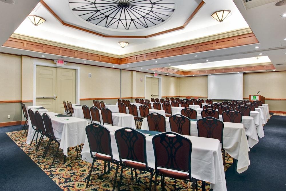 Holiday Inn Burlington