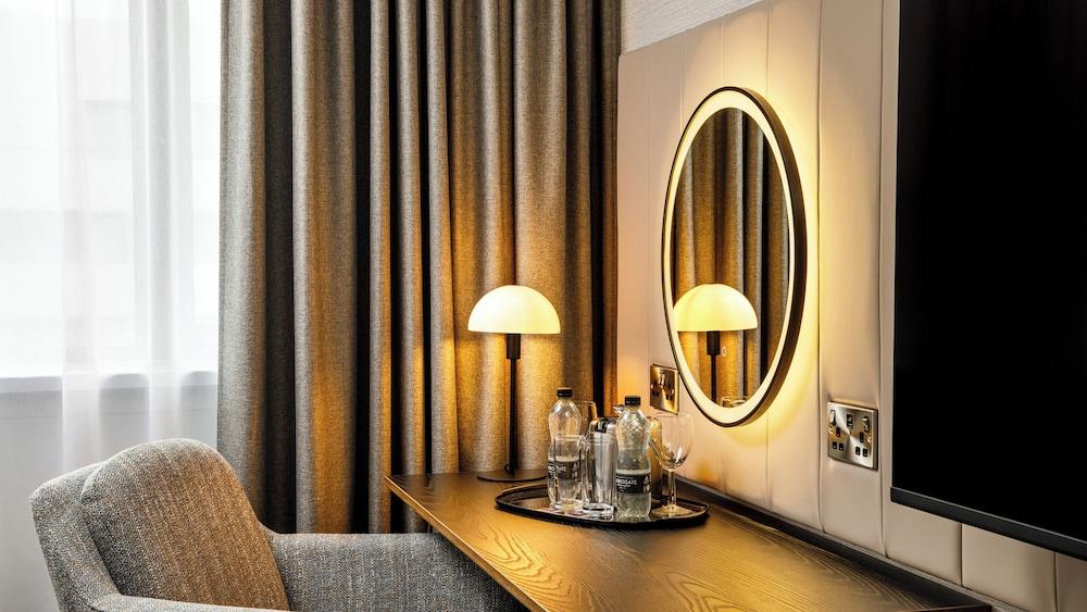 Crowne Plaza Manchester Airport