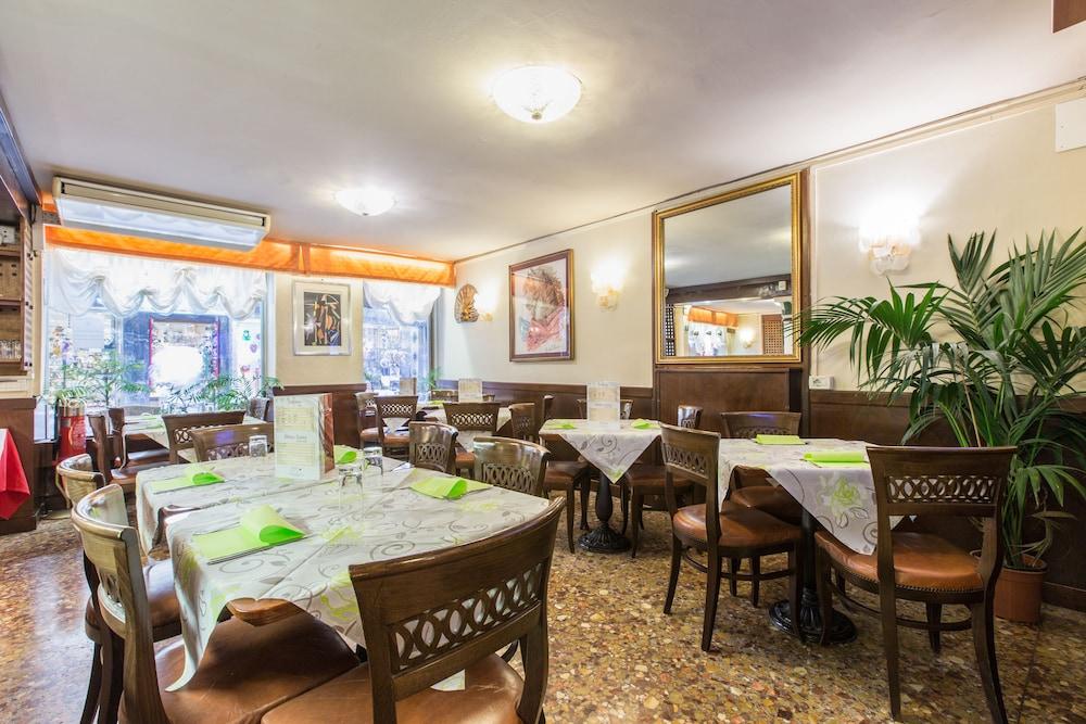 San Marco Hotel Ambassador Tre Rose