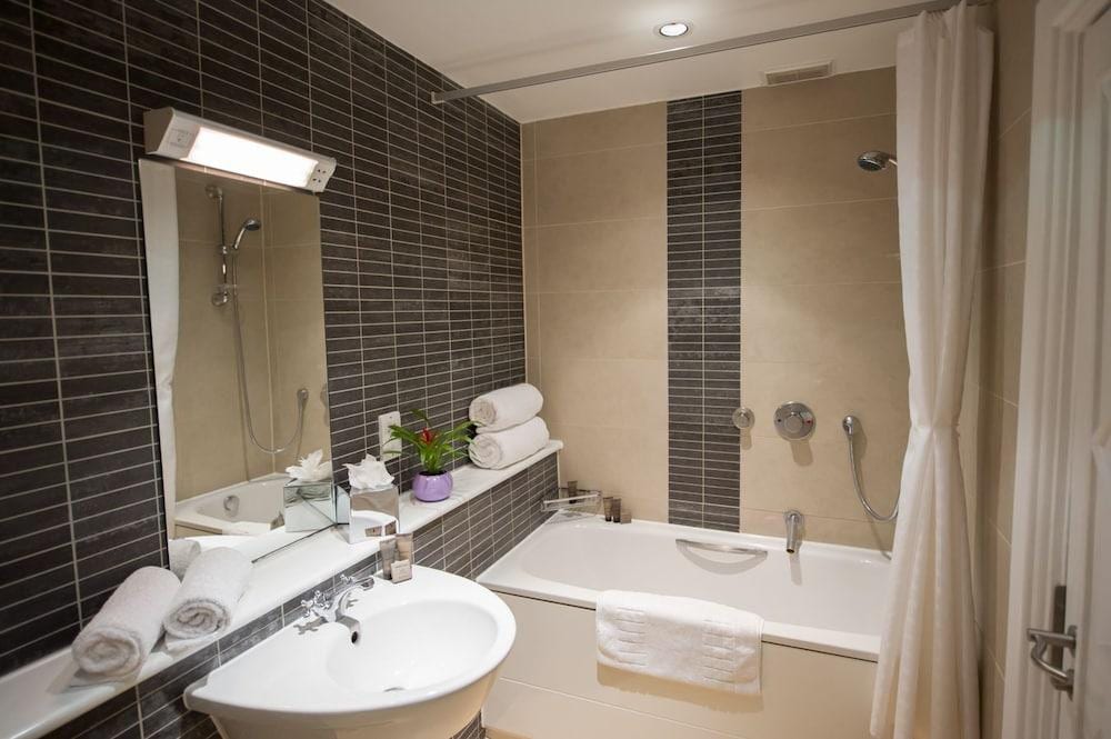 Dolphin House Serviced Apartments