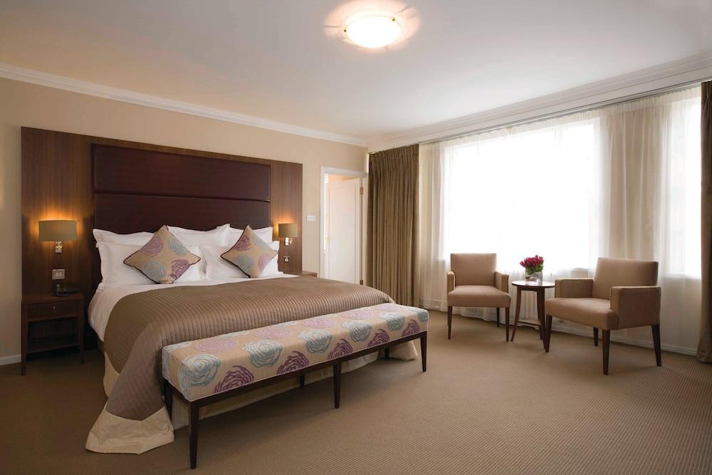 Dolphin House Serviced Apartments