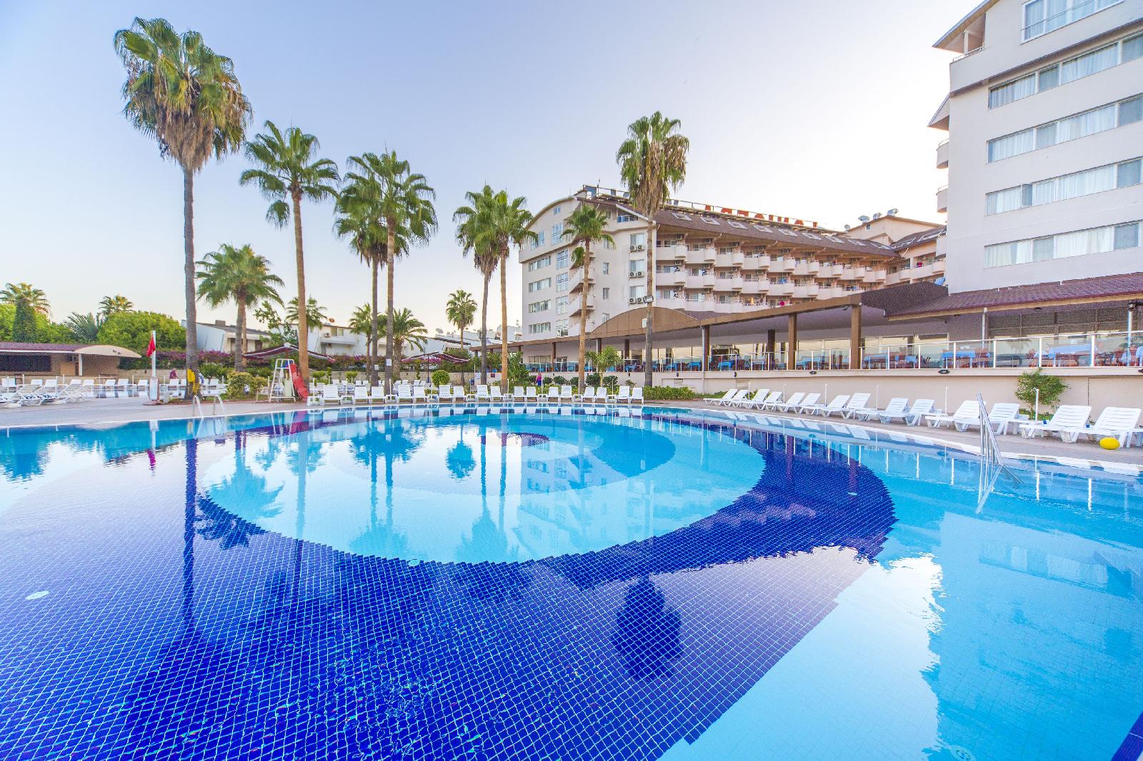 Lonicera Club & Beach