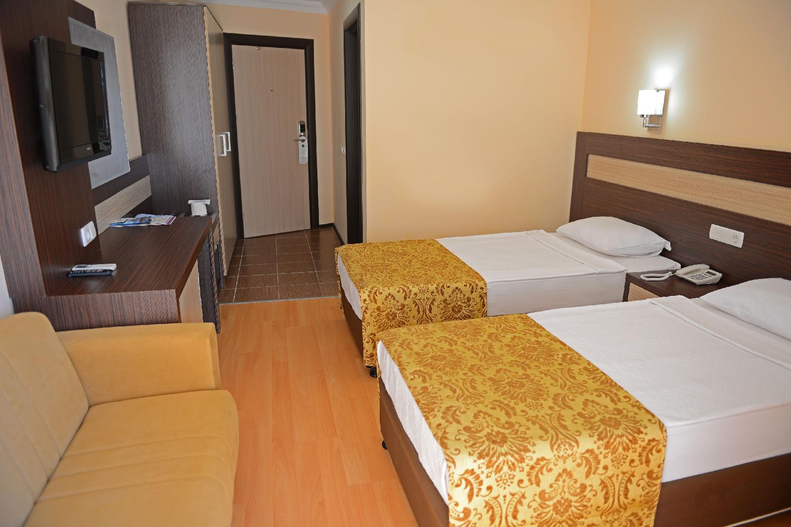 Lonicera Club & Beach