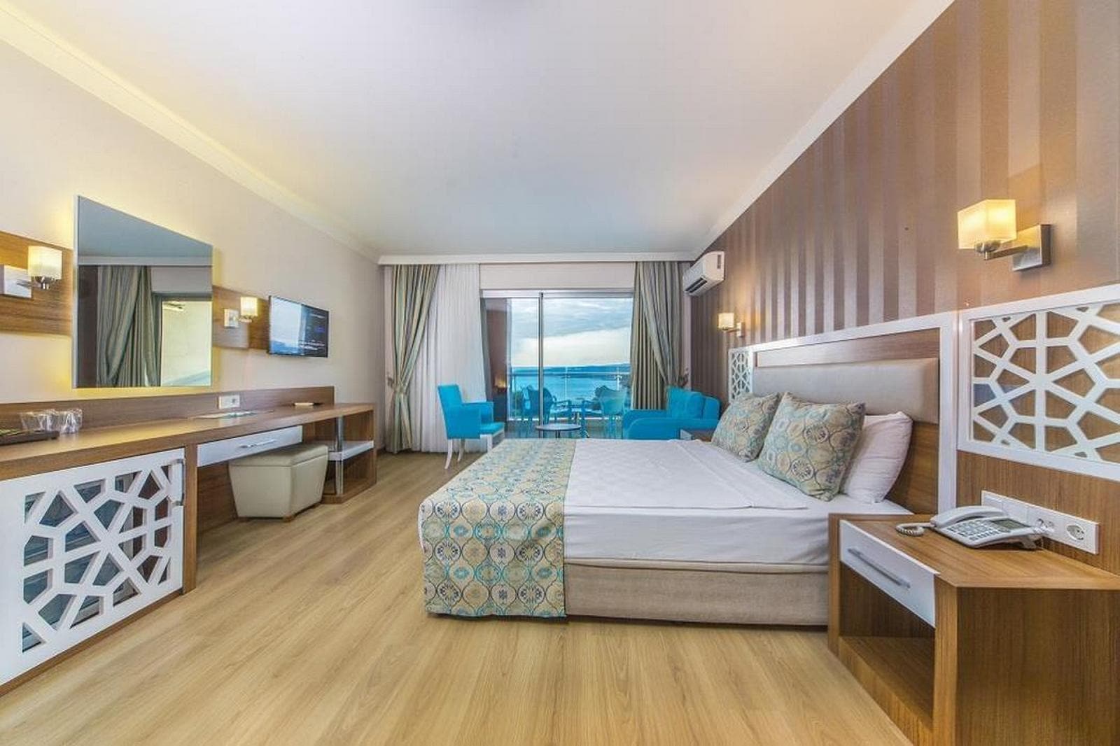 Lonicera Club & Beach