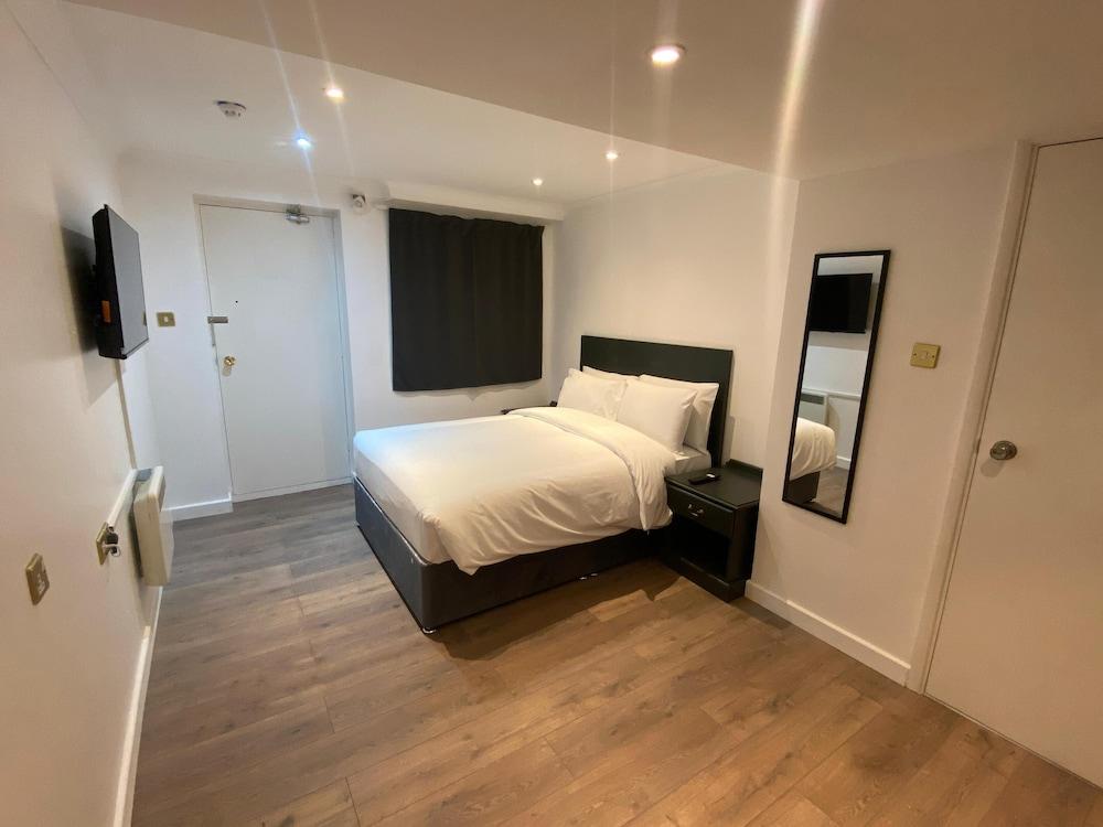 The Rivenhall Hotel