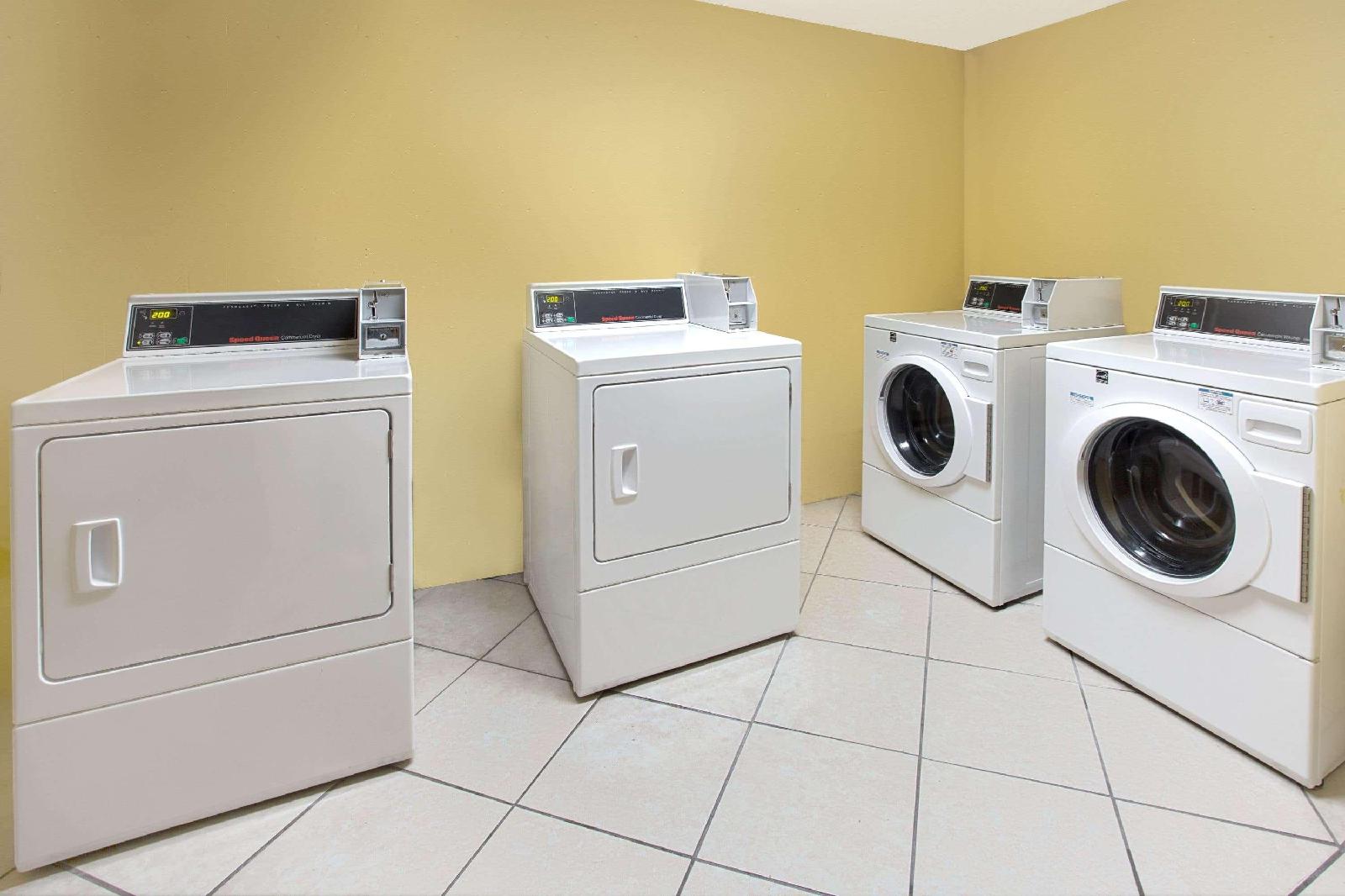 Ramada by Wyndham Fort Lauderdale Airport/Cruise Port
