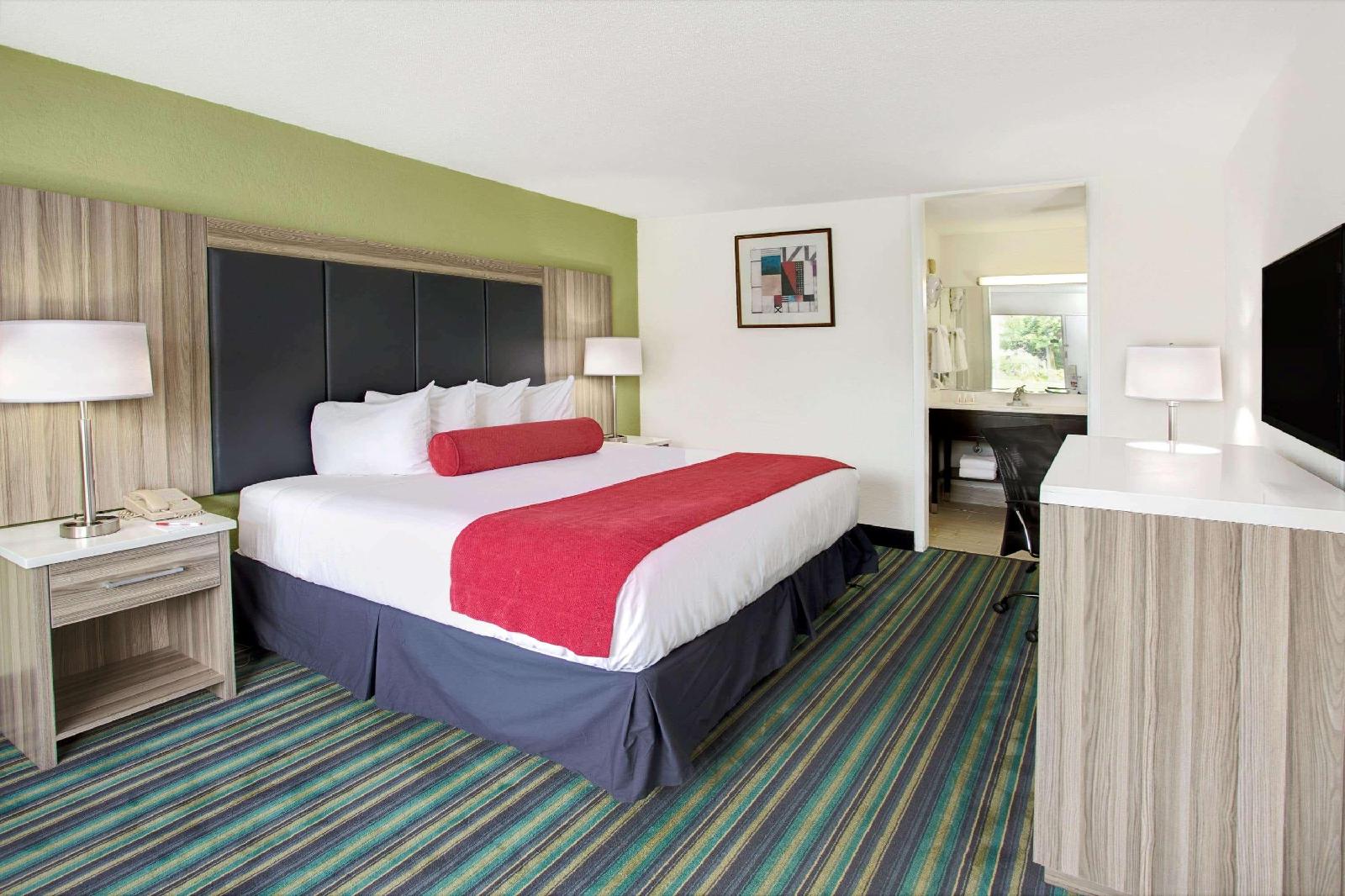 Ramada by Wyndham Fort Lauderdale Airport/Cruise Port