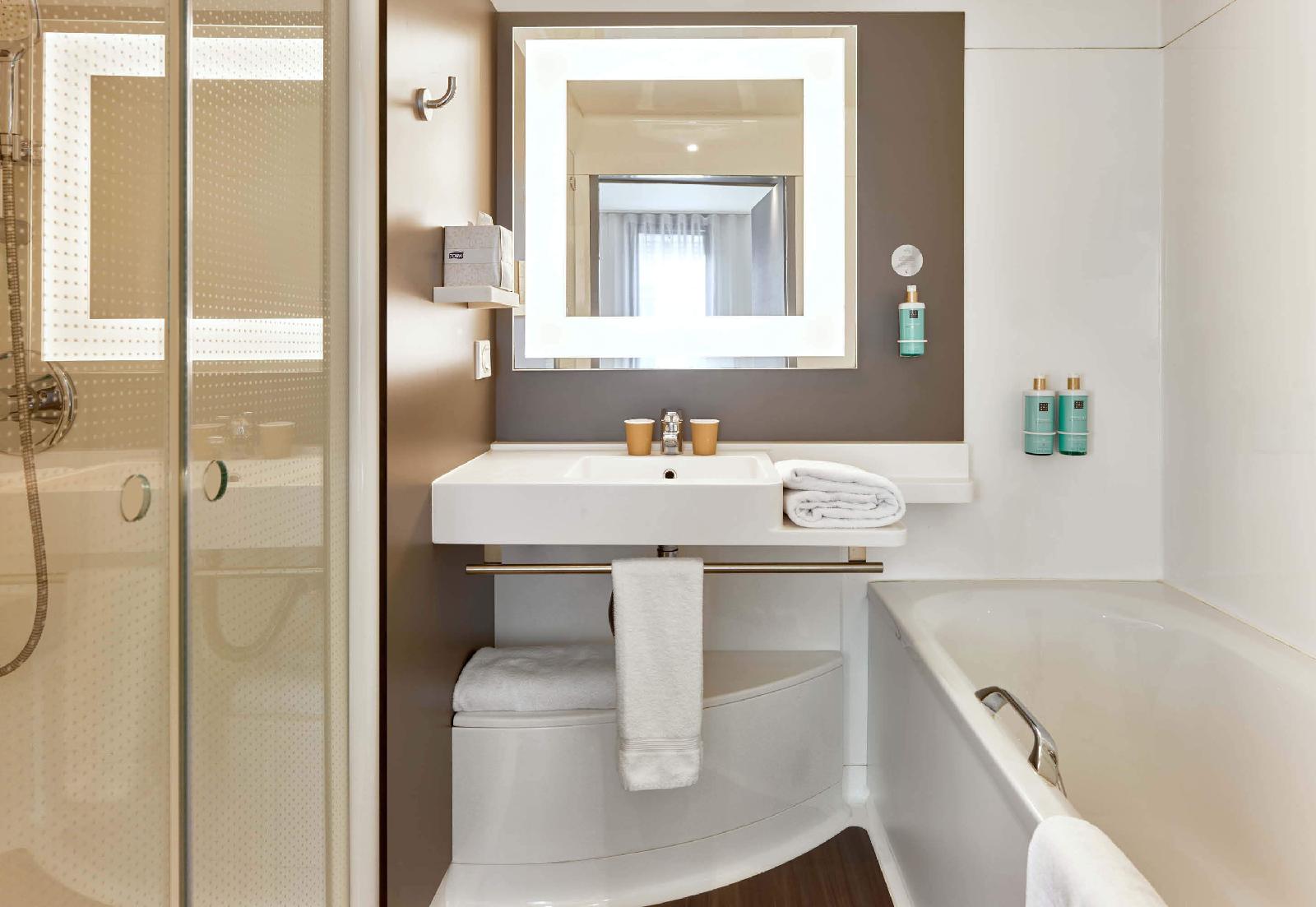 B&B HOTEL Rueil-Malmaison Gare