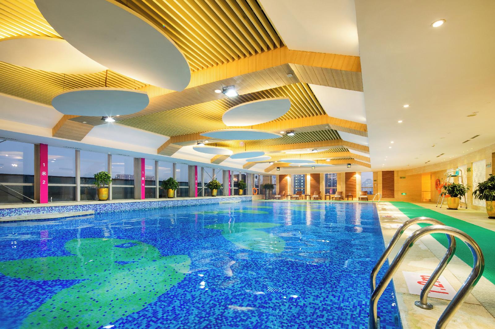 Haiwaihai Crown Hotel
