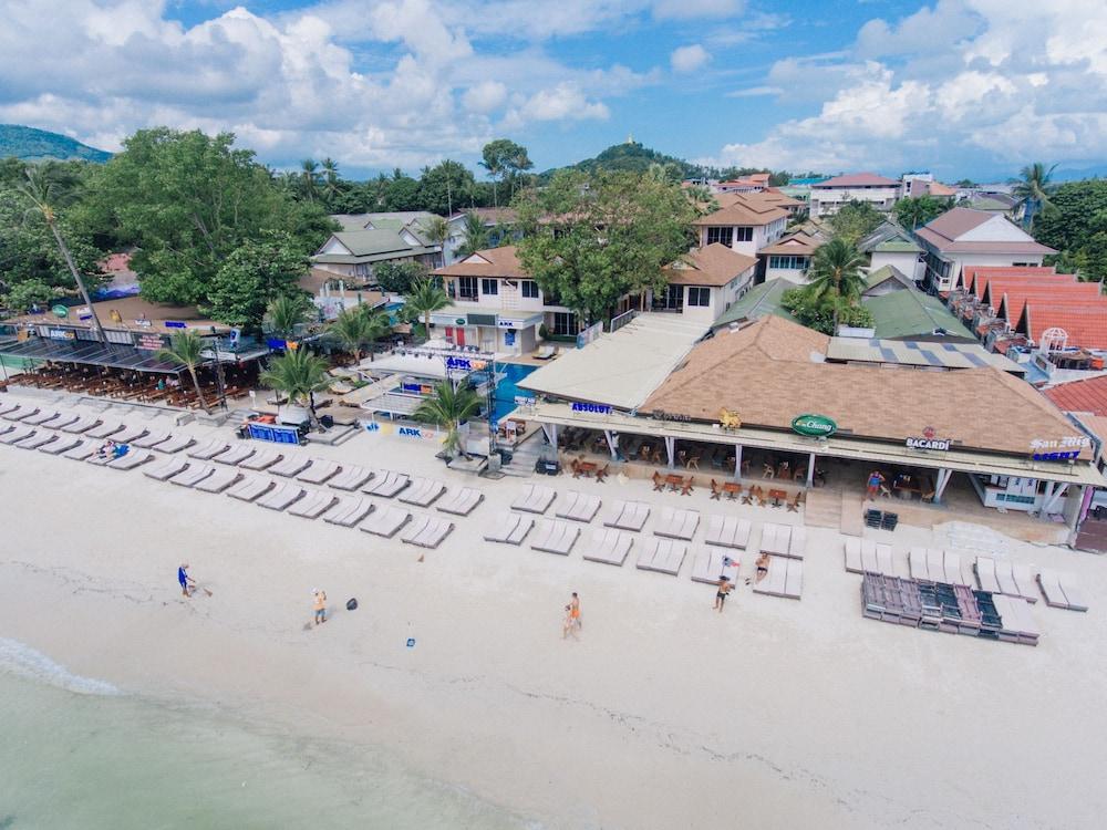 ARK Bar Beach Resort