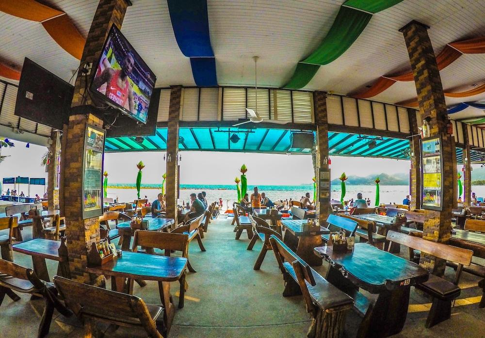 ARK Bar Beach Resort