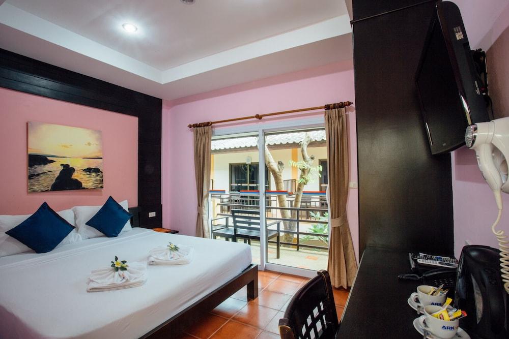 ARK Bar Beach Resort