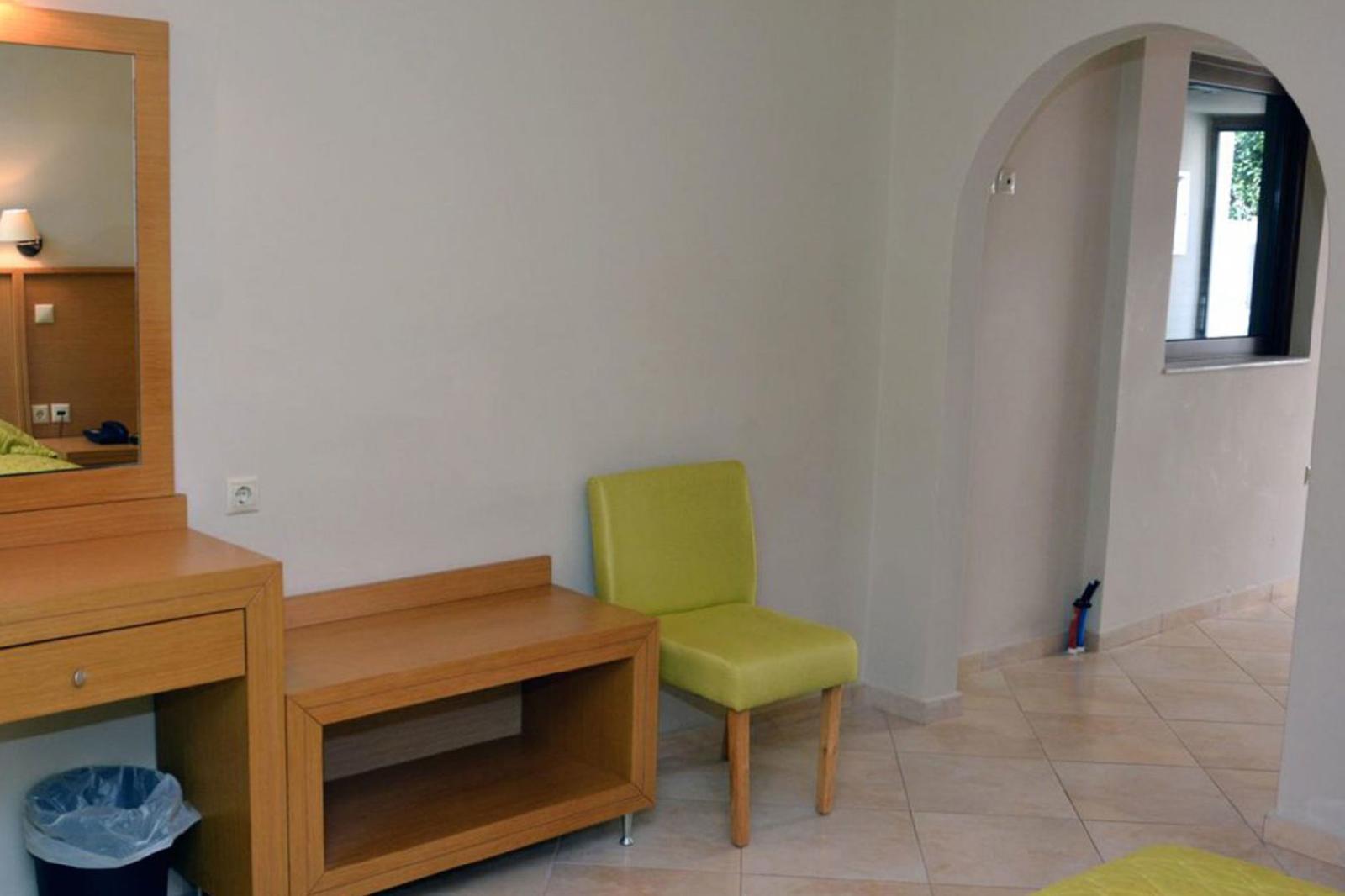 Evia Hotel & Suites