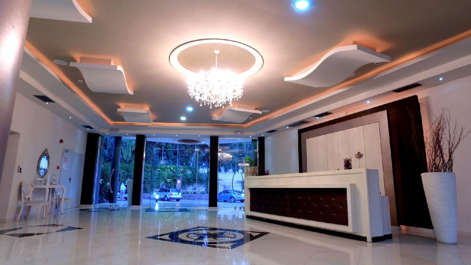 Evia Hotel & Suites