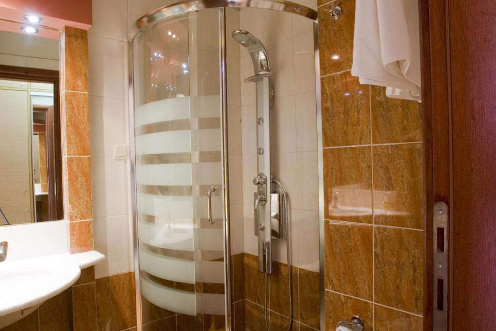 Evia Hotel & Suites