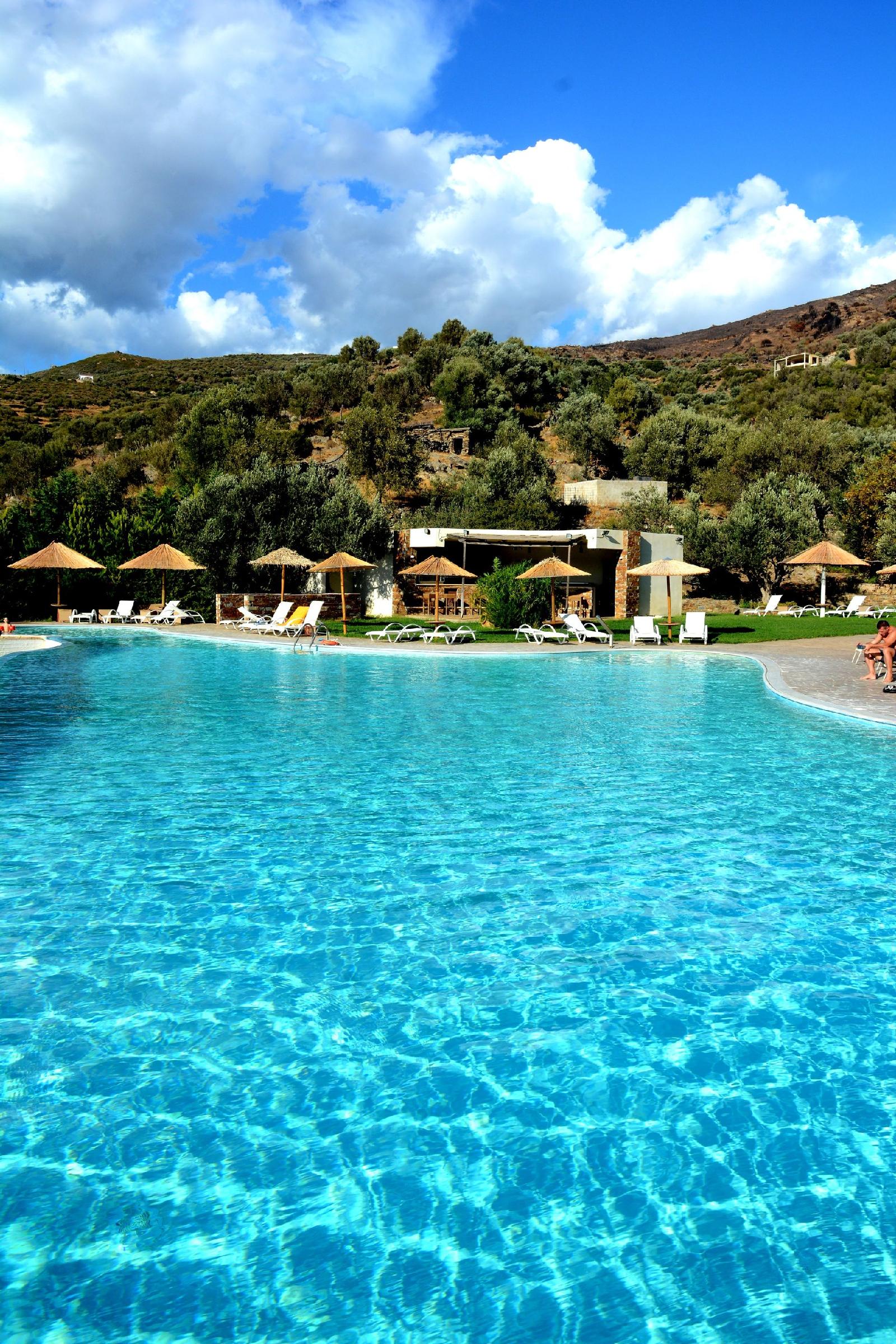 Evia Hotel & Suites