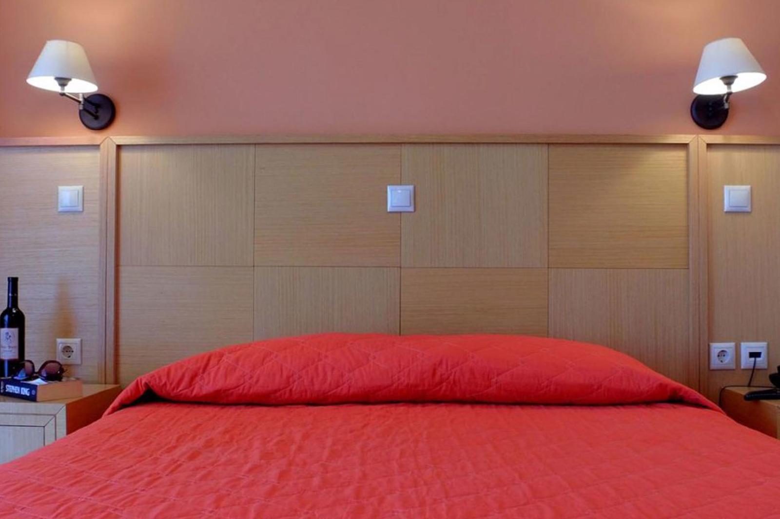 Evia Hotel & Suites