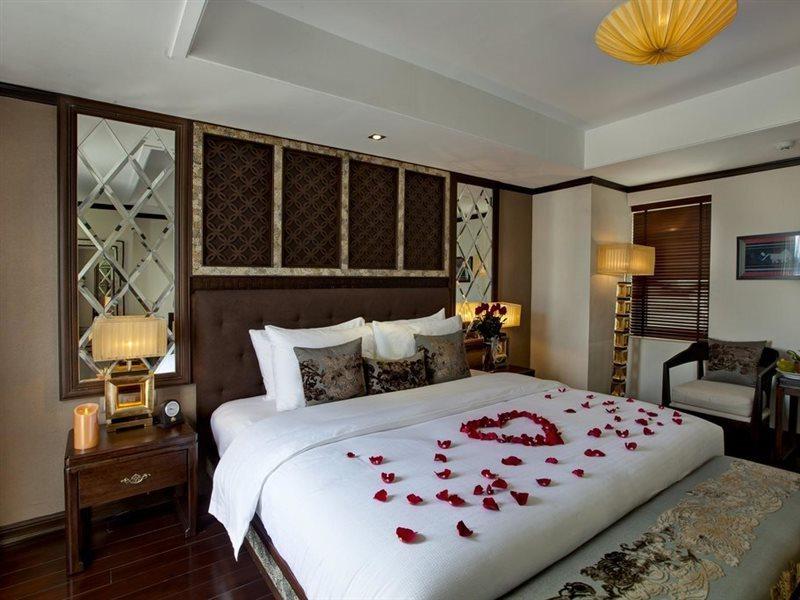 Golden Lotus Hotel