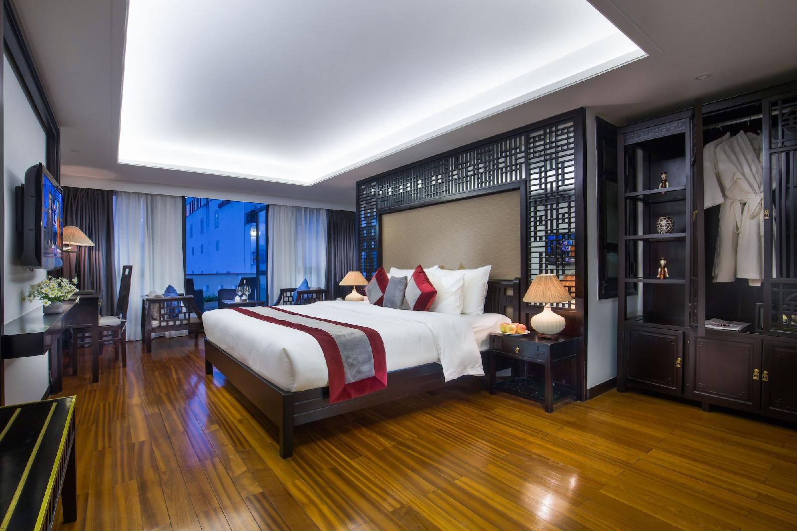 Golden Lotus Hotel