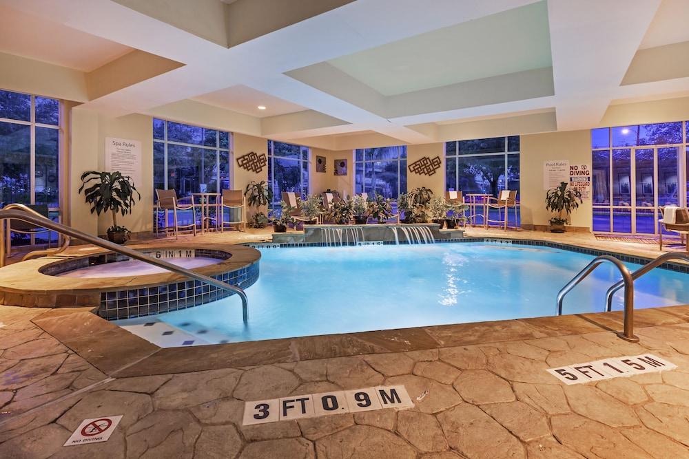 Holiday Inn Express Hotel & Suites Houston-Downtown Convention Center