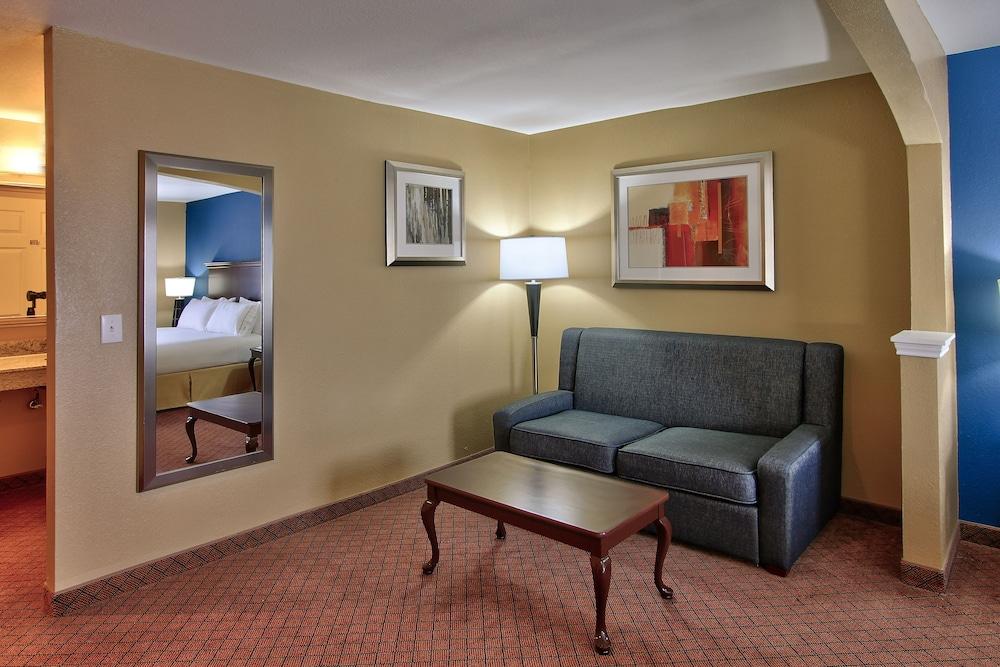 Holiday Inn Express Hotel & Suites Houston-Downtown Convention Center