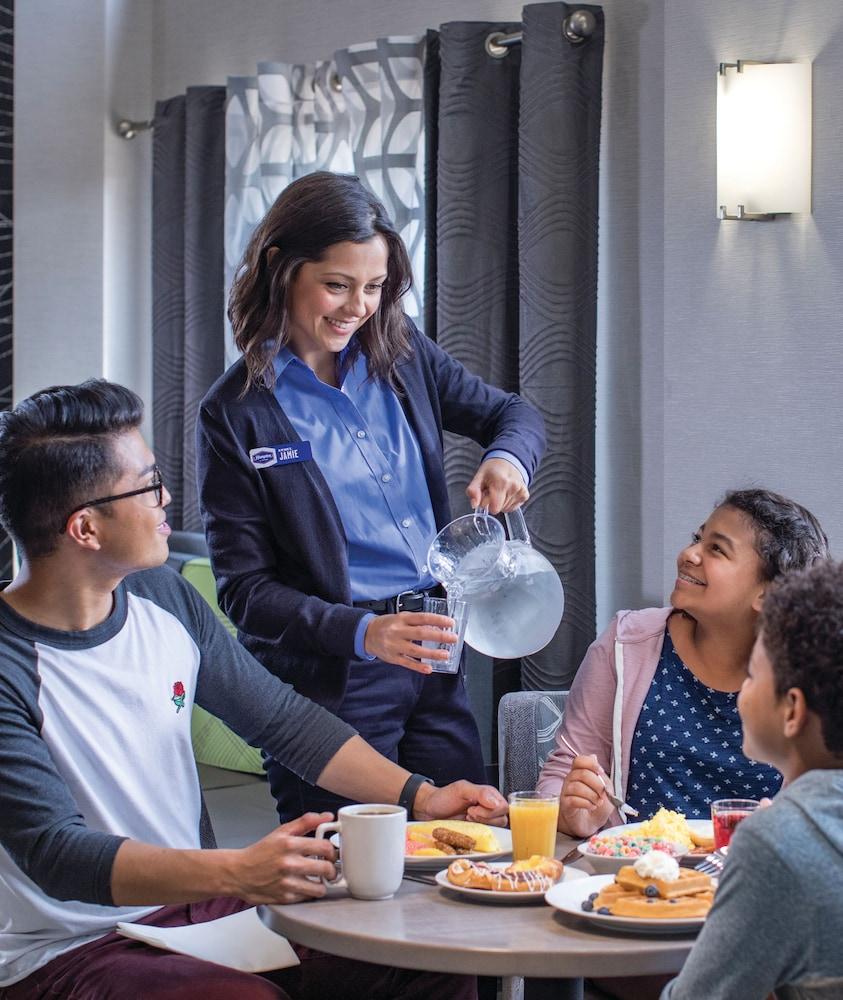 Hampton Inn & Suites Cleveland/Independence
