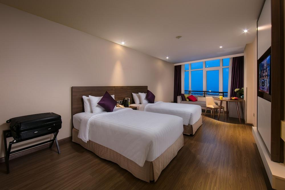 Halong Pearl