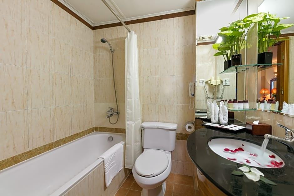 Halong Pearl
