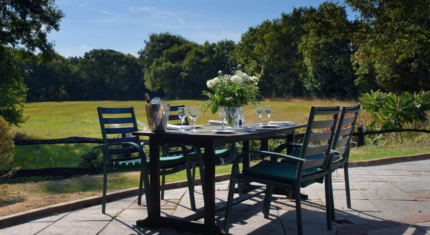 Crouchers Country Hotel - Hotel