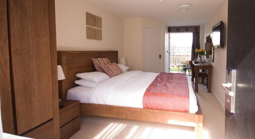 Crouchers Country Hotel - Hotel