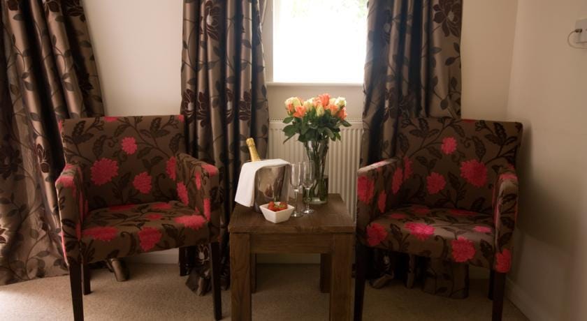 Crouchers Country Hotel - Hotel