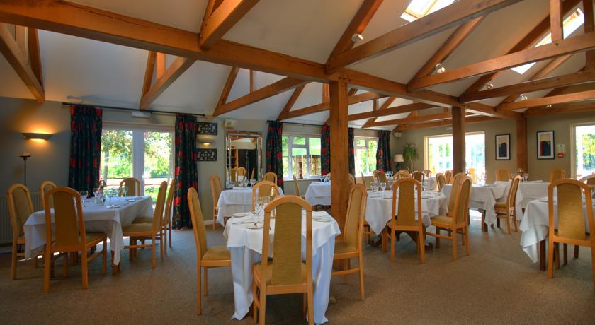 Crouchers Country Hotel - Hotel