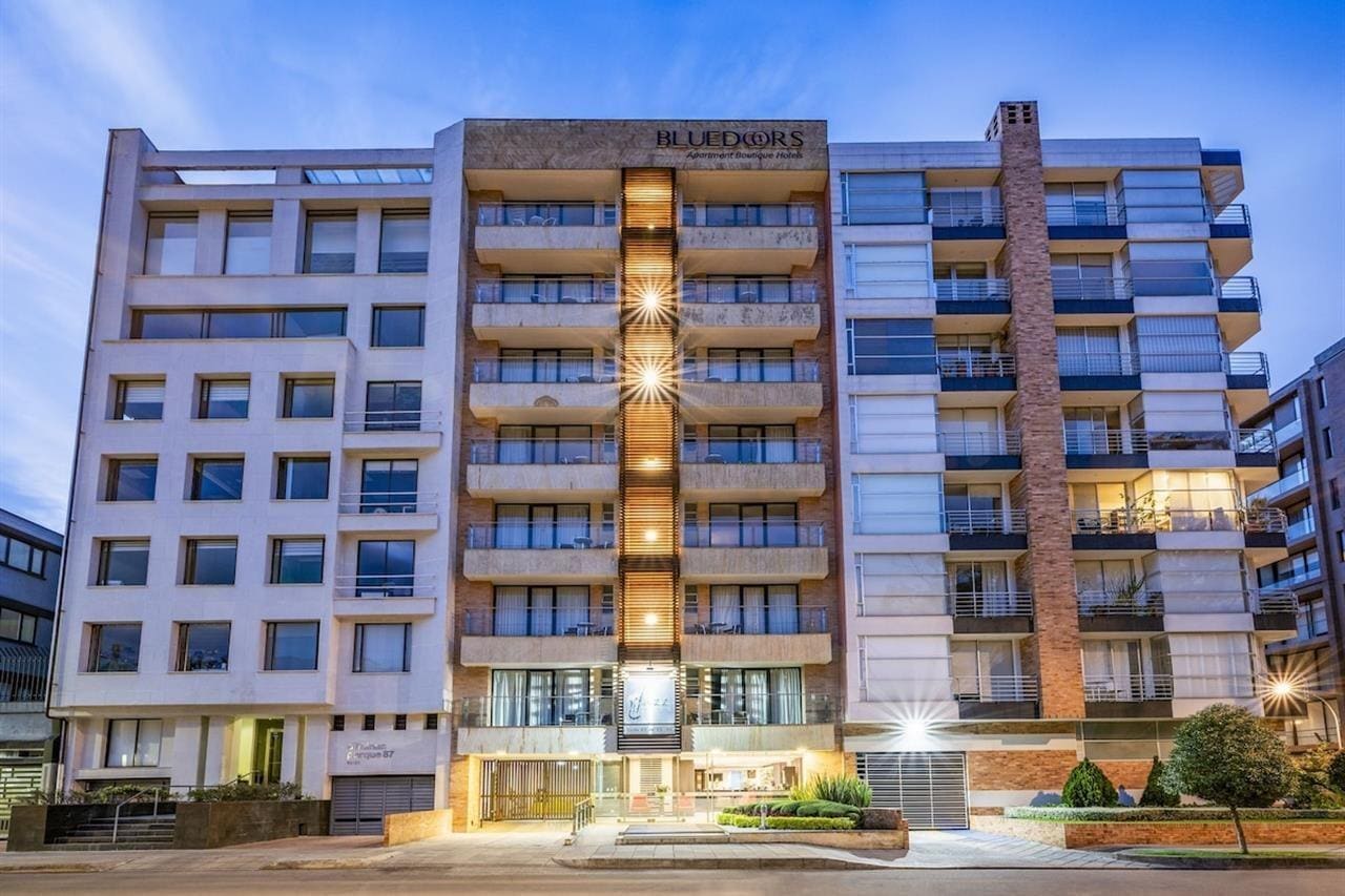 Blue Doors Jazz Apartments
