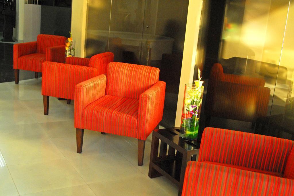 Luxor Plaza