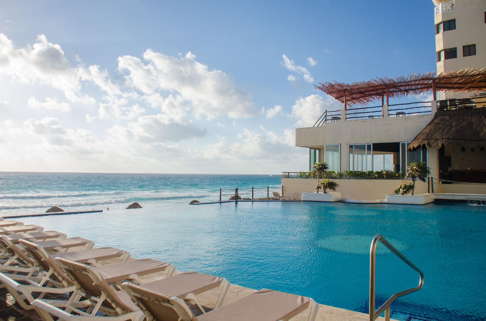 Bsea Cancun Plaza